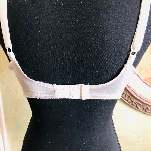 Victoria’s Secret bra 36C - Picture 3 of 4